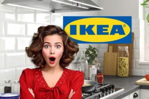 screen ikea cucina, con logo ikea e donna sorpresa